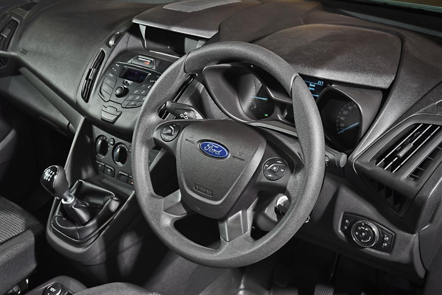  Ford Transit Connect 2015 года  (ZA) (фото 17 из 18)